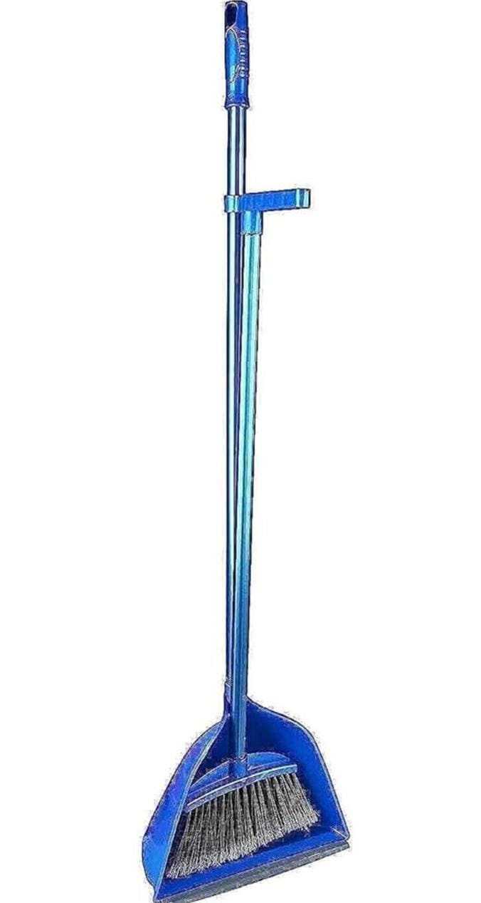 Dustpan and broom set